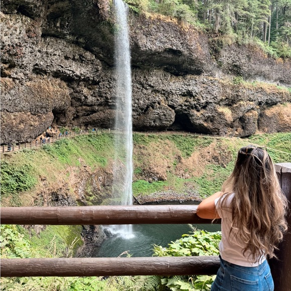 Posh Ambassador 10/27/17๐ค๐ผ - Picture 2 of 8